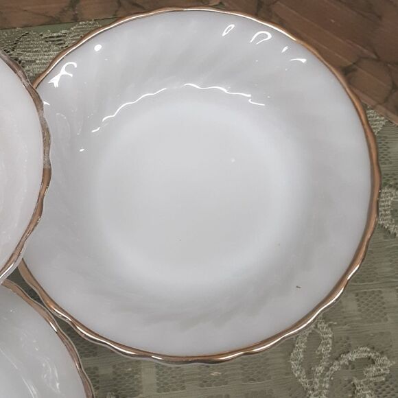 4 pc. Anchor Hocking Suburbia Fire King Swirl  Salad Bowls with Gold  Trim - Picture 6 of 10